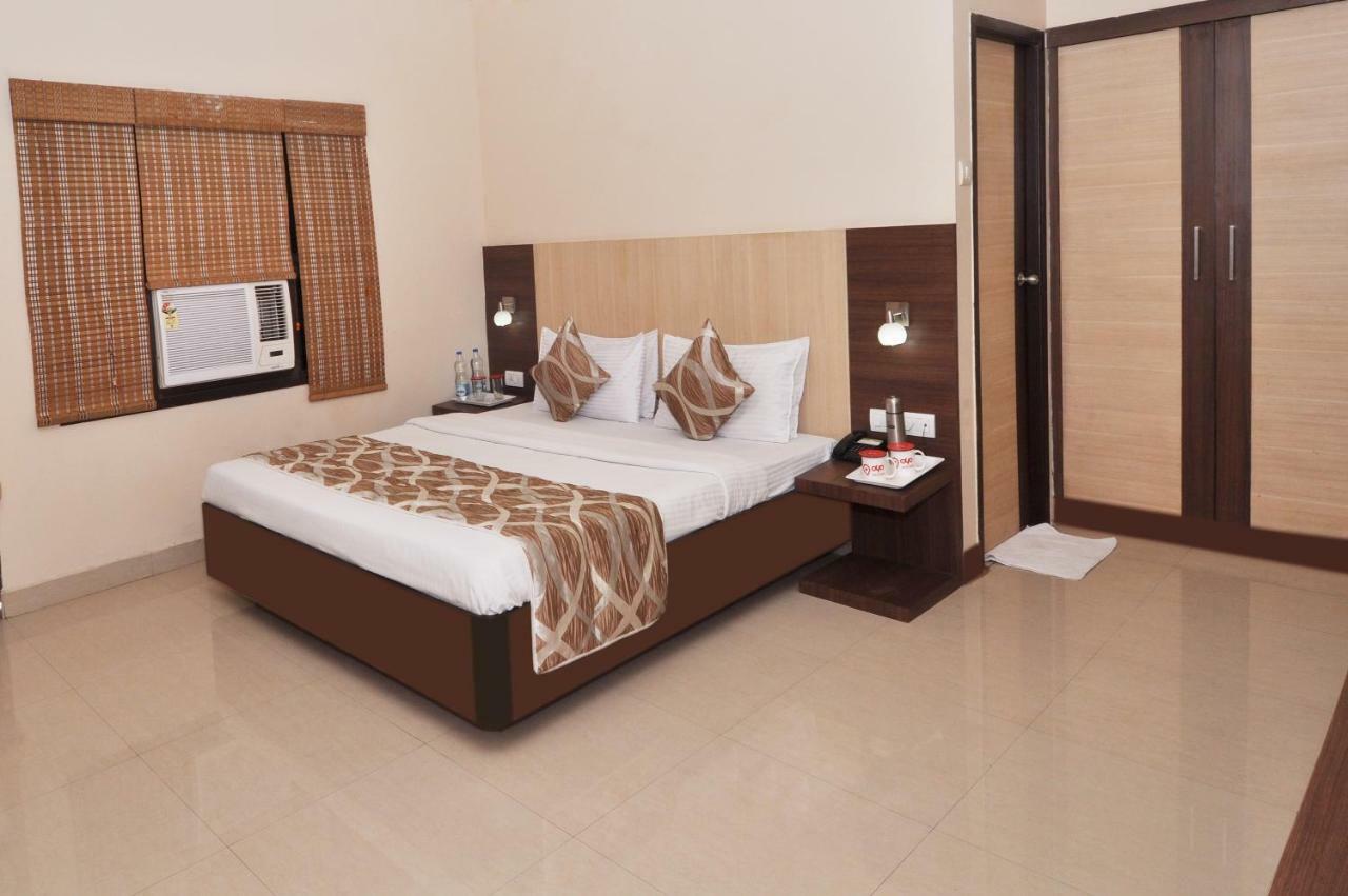 Sivamurugan Hotels Kumbakonam Exterior photo